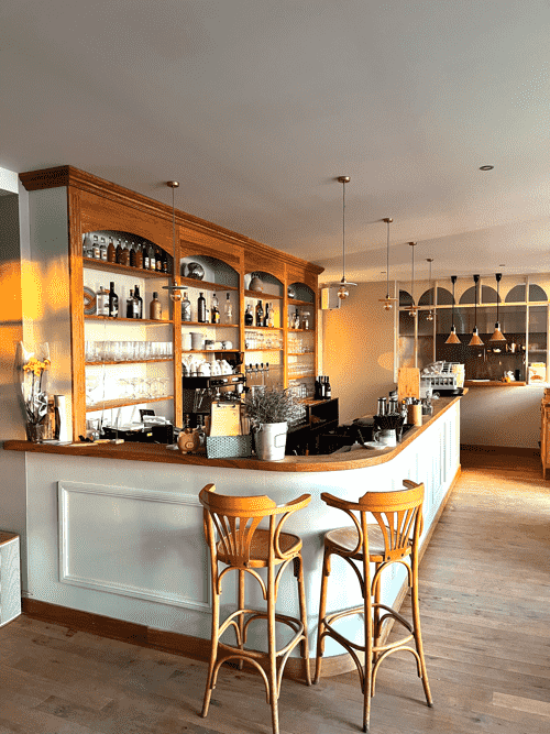 Réalisation à la Richardais d'un bar complet.<br> - CCM Agencement - Saint-Malo